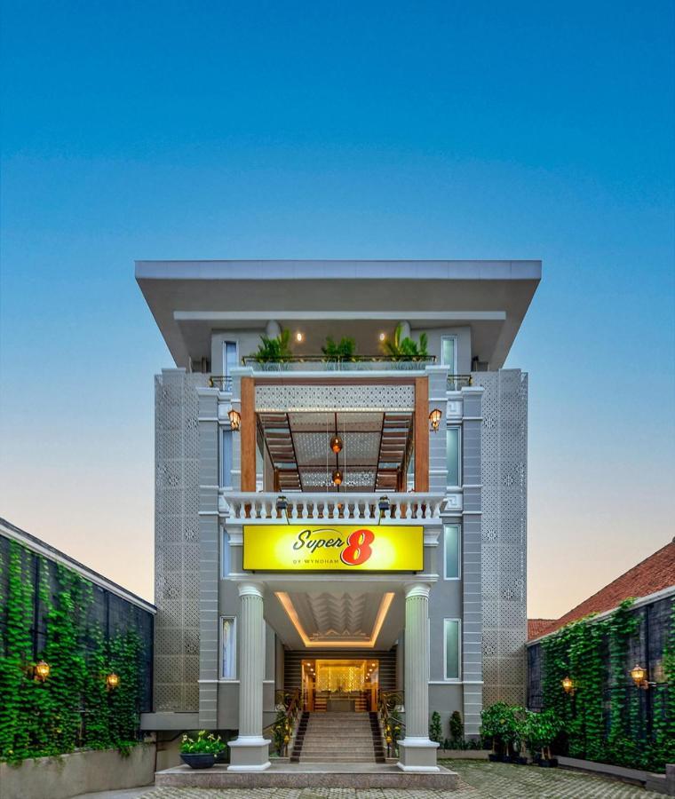 Hotel Super 8 By Wyndham Solo Exteriér fotografie